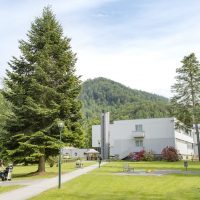 Klinik Judendorf Strassengel_2022_Gelände_georgeye-31