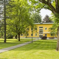 Klinik Judendorf Strassengel_2022_Gelände_georgeye-43