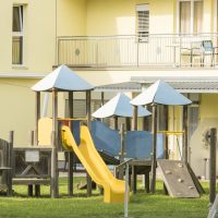 Klinik Judendorf Strassengel_2022_Gelände_georgeye-64